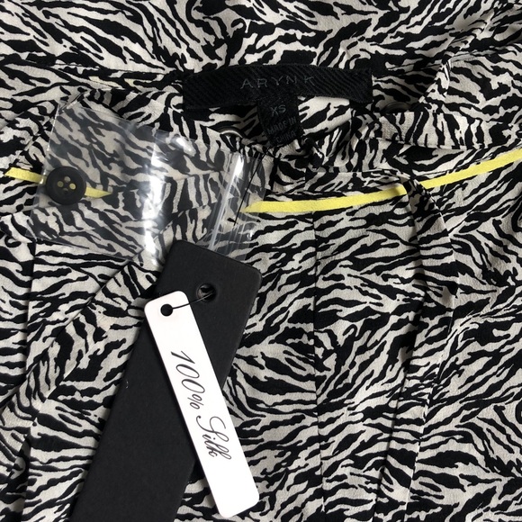 NWT Aryn K Silk Zebra Stripe Shorts - Picture 3 of 3